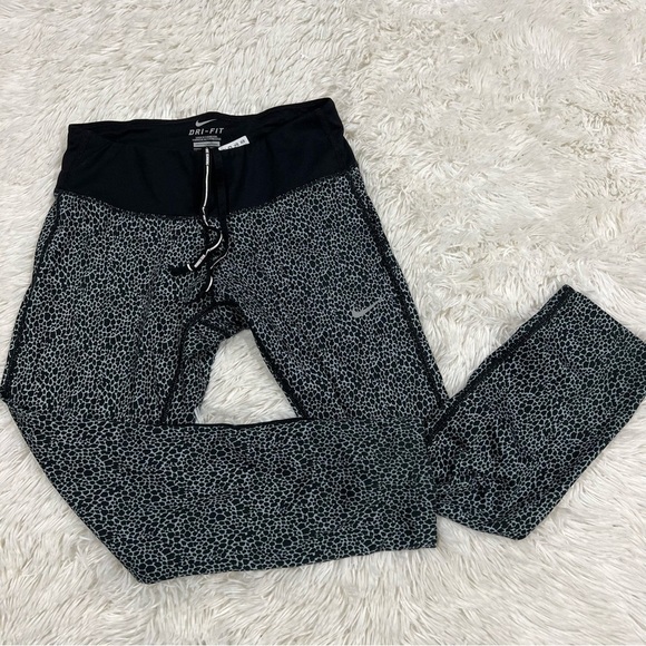 Nike Women's Racer Dri-fit Leopard Print Leggings Size XS Crop Pants Cheetah - Picture 8 of 15